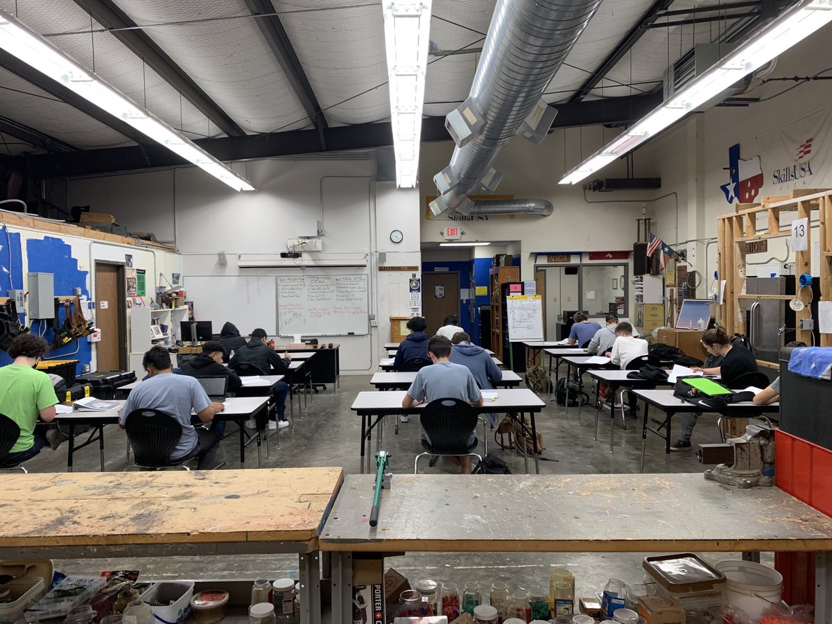 CoachWi06100830's tweet photo. Today is our weekly Code Test Day!#Trainingcompleteelectriciansandengineers https://t.co/vU9FvD2pjN
