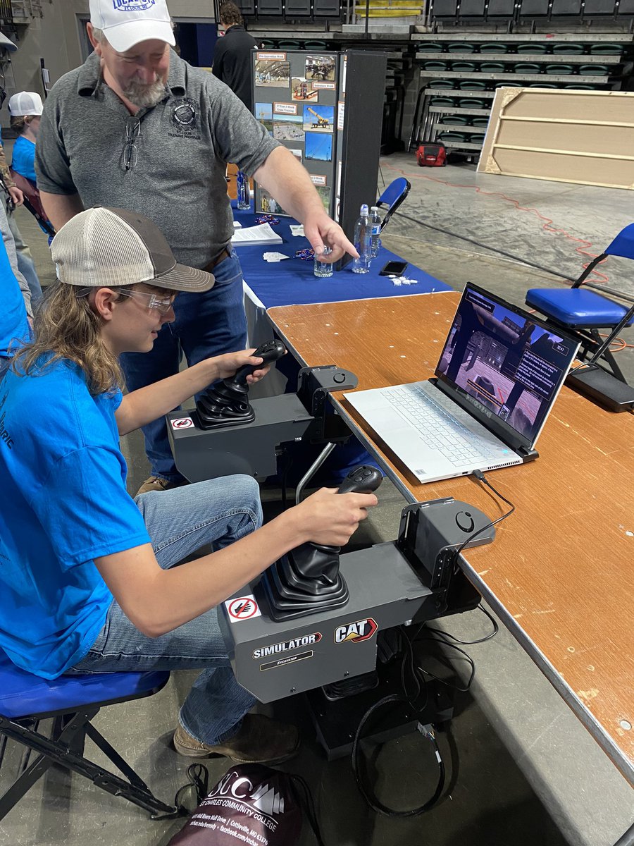 TbhsTech's tweet image. Construction Trades classes at the Build My Future convention.   Some of our students driving a simulator for a dozer and excavator.