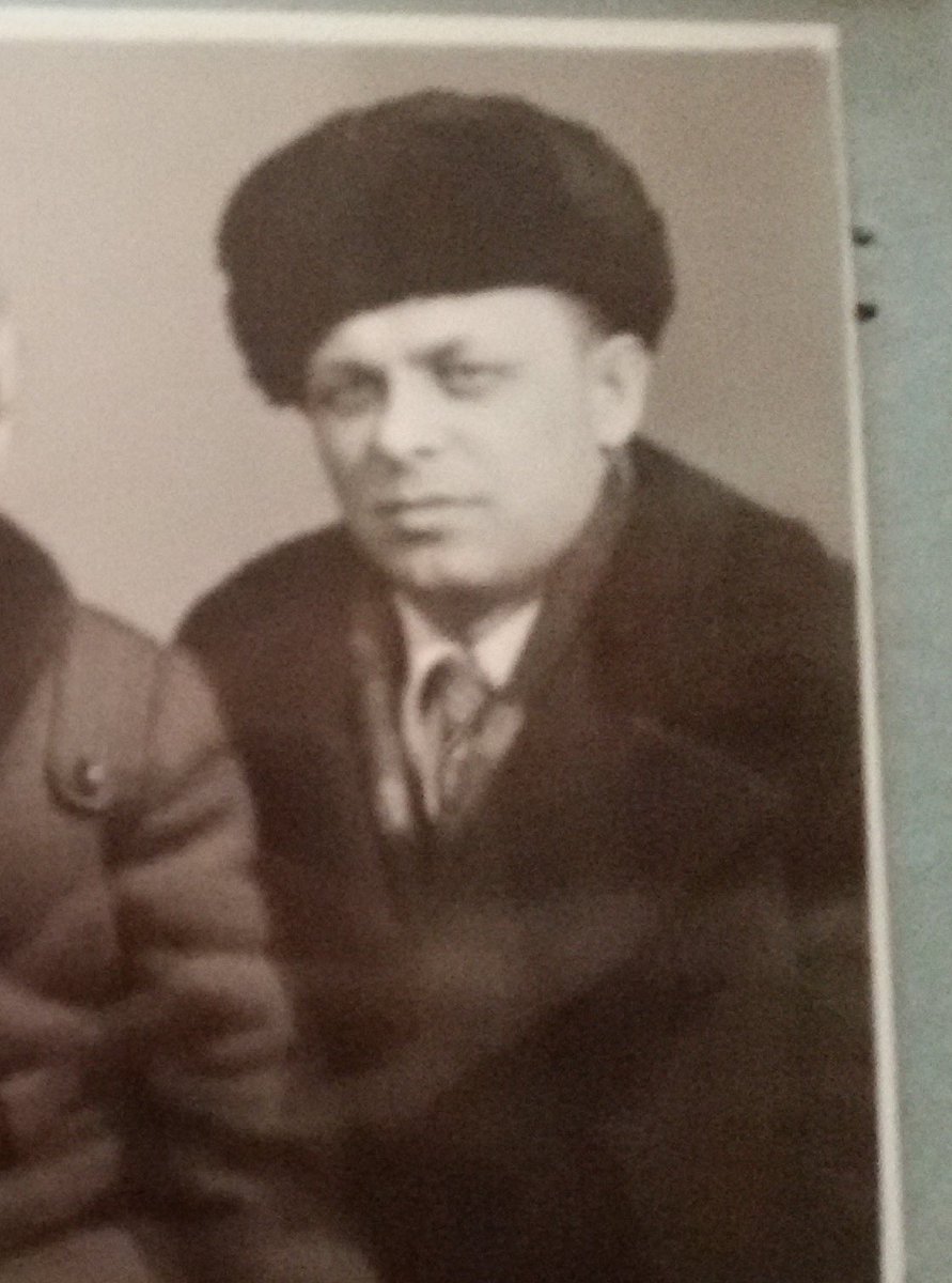 Mi abuelo ha muerto esta tarde en una ciudad ucraniana ocupada por los rusos desde hace casi dos meses. Mi abuelo no ha muerto por un tiro o por una bomba, ha muerto porque era una persona enferma y dependiente que…