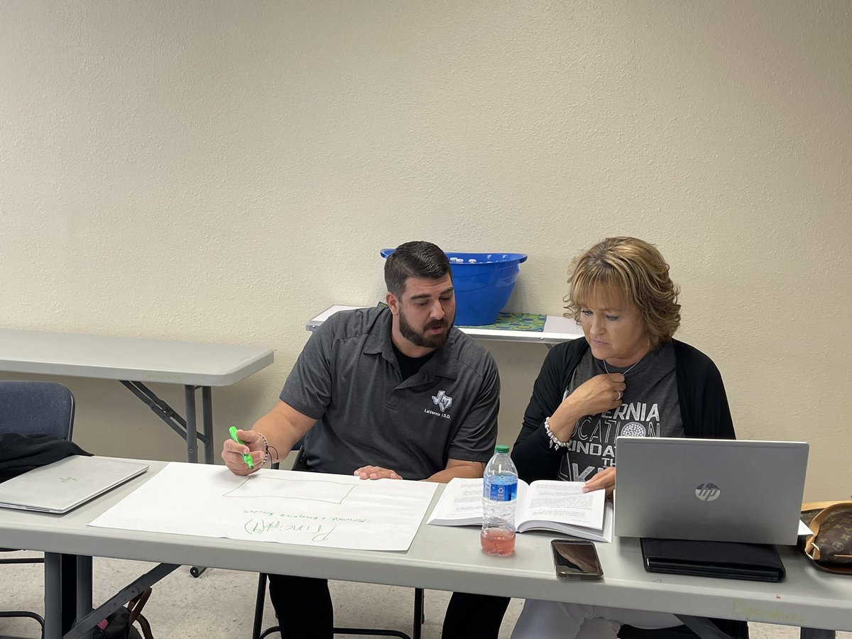 LVCurriculum's tweet photo. LVISD Leadership Team working on Studer 9 Principles of an effective organization. @LVCurriculum @LaVerniaISD @supt_lvisd @StuderEducation #leadership https://t.co/Y1mNOqo8B7