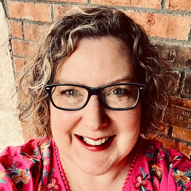 ALUMNI SPOTLIGHT: Congrats to alumna Barbara B. Elliott (MM '03 Music Ed., BMEd '97 voice), who, after ten years of teaching at TSU, began a new career with McGraw Hill Education! She is an Academic Designer working on digital music curriculum. Sic 'em, Barbara! #baylormusic