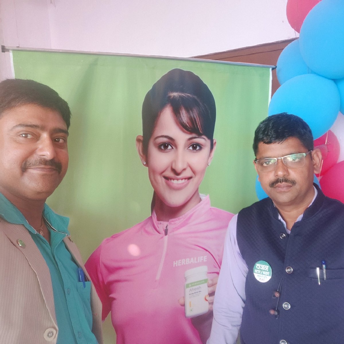 csinghrathaur's tweet photo. यादगार लम्हें 😘
#memories💕 #unforgettable #friends #happylife #happylifewellnesscentre #happylifezna #wellnesscoach #wellnesslifestyle https://t.co/qAEhZt044U