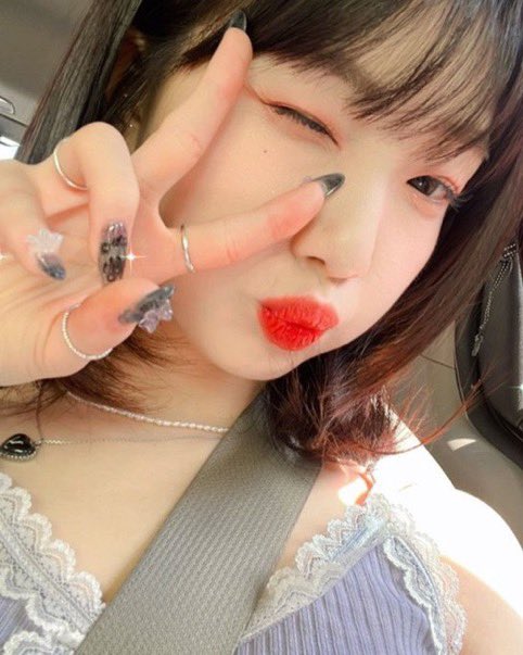 yjgrly's tweet photo. Hiii (〃ω〃) I’m a new account dedicated to #LOONA’s maknae #YEOJIN 🤍 https://t.co/EsztpTh5Oa