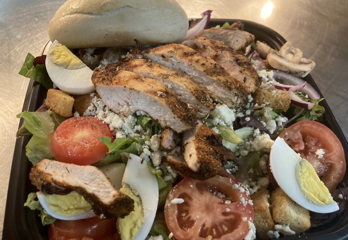 TCsReferee's tweet photo. A super-fresh REF SALAD is always a great way to treat your day, dine in or carryout - Half Lunch Salads on special every day for lunch, Full Salads available all the time.

WONDERFUL WED SOUPS (4.20.22) ~>
Veggie Beef Barley // Cheesy Broccoli Potato

#SaladLocal https://t.co/XnpbmlqIVA