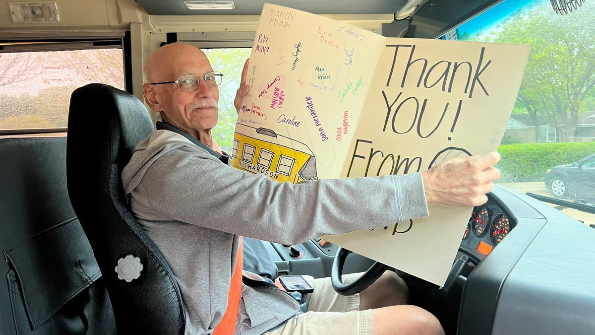 RHSVB_EAGLES's tweet photo. RISD coaching legend, and one of the best drivers and most loyal to our program... 💜🦅🏐 #Gaskey
You know it'll be a great day when he pulls up to drive your team! https://t.co/FoPM0UCbID