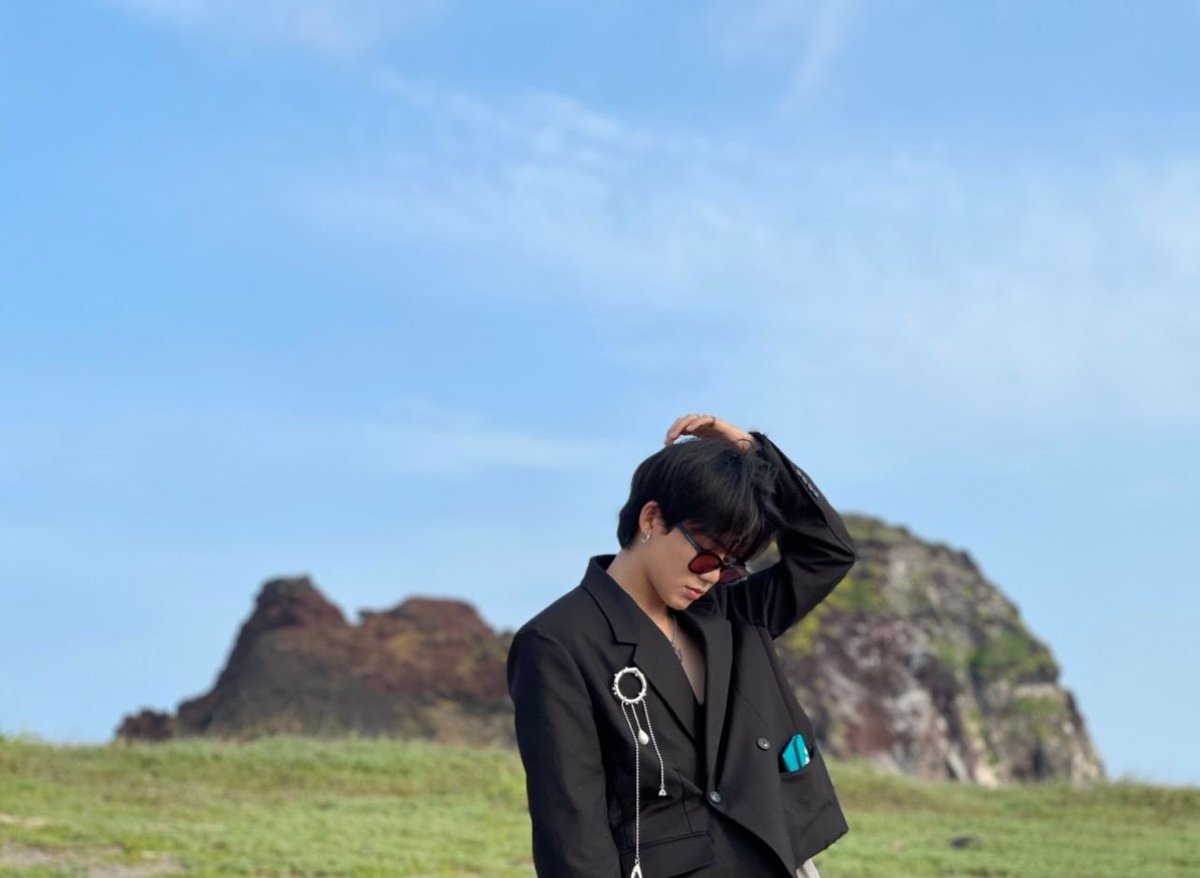 WHOYouSl's tweet photo. AMAZING CHOI HYUNSUK DAY
#247FairyChoiHyunsukDay 
#세븐칠고_항상_현석이랑
#ヒョンソクはトゥメの同伴者
@treasuremembers https://t.co/UwlHu2qPEi