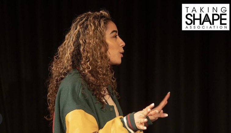 The lovely Paislie public speaking at our Roots &amp; Wings project Liverpool. 

Roots and Wings strives for unity and development of young peoples lives through the capability of personal development. Our project held in Liverpool, enabled the re-discovery of community!