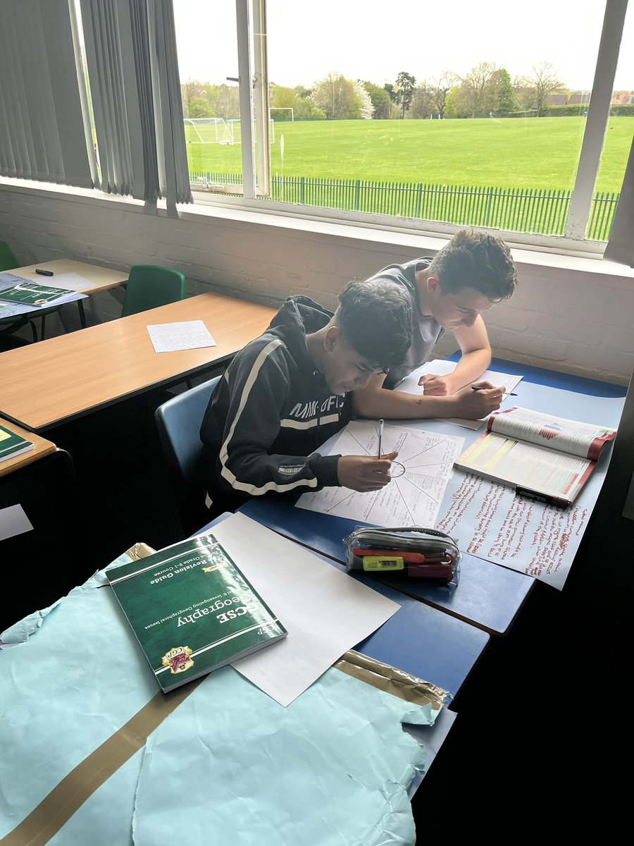 newmanGeog's tweet photo. A fabulous turn out for our Easter revision session. Well done year 11. https://t.co/Wimlg2c56b