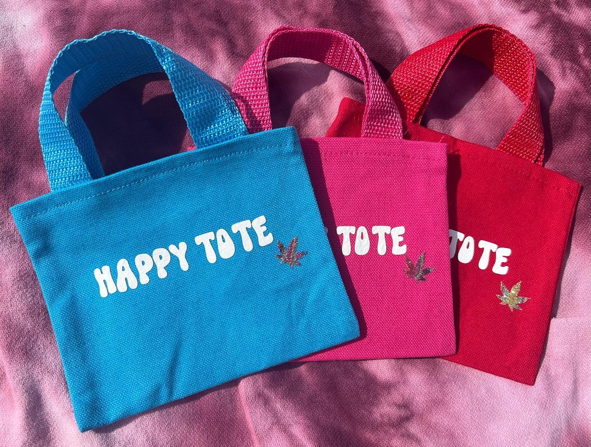TaylorCreates's tweet photo. Happy 4/20! Shop all 4/20 essentials on my site today with code ‘420SALE’ for 20% off https://t.co/nLDE8U5Noy