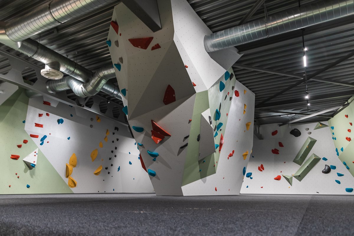 MountainNetwork's tweet image. Met trots presenteren we de nieuwste boulderhal van Nederland, onderdeel van Klimcentrum Noardwand 🎉
Op zaterdag 23 en zondag 24 april vieren we de opening met leuke activiteiten, masterclasses en challenges. Ben jij erbij? mountain-network.nl/klimcentra/loc…
@NKBV