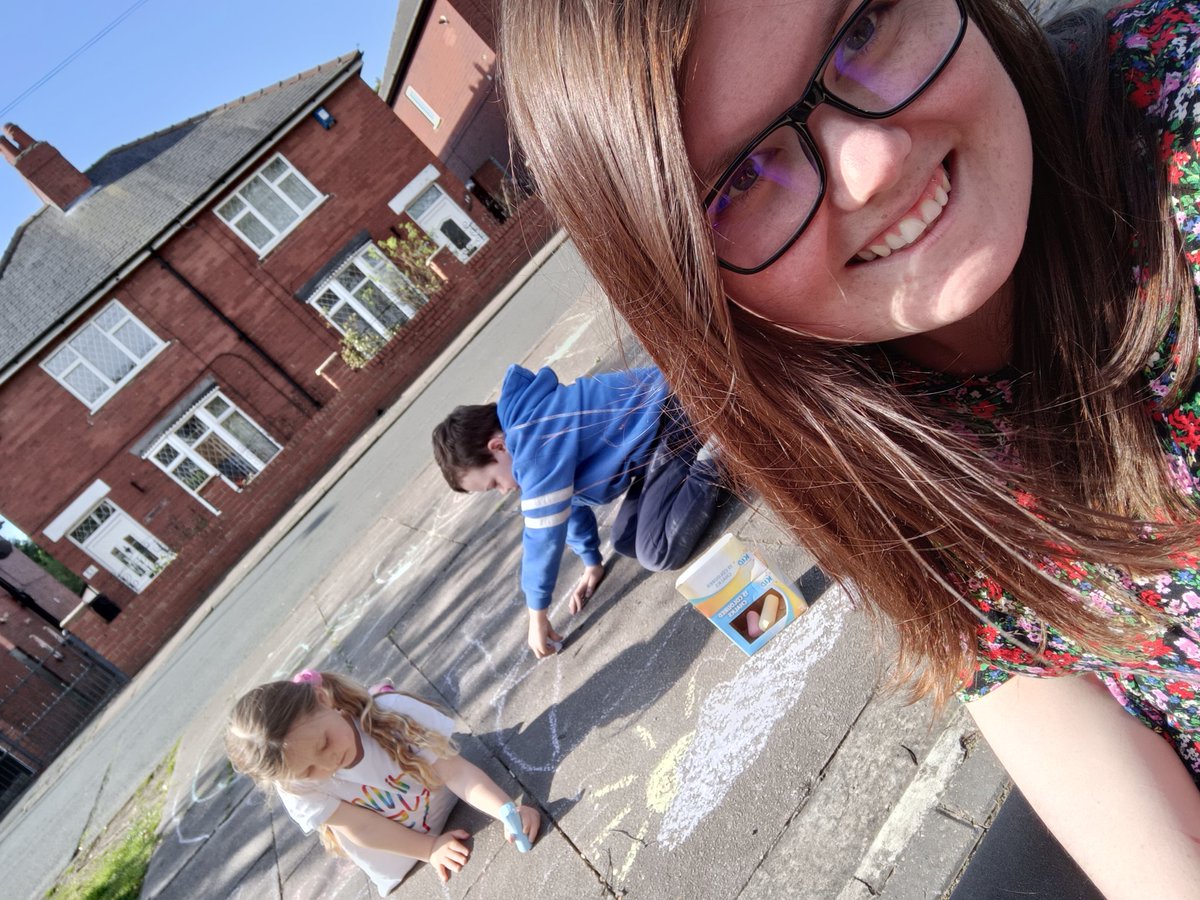 OPA_LL's tweet photo. We hope you are enjoying the sunshine ☀️ Today we have completed the "Draw a picture" task outside. #OPAfunhomework #sunshine #chalk https://t.co/fcioSCAHod