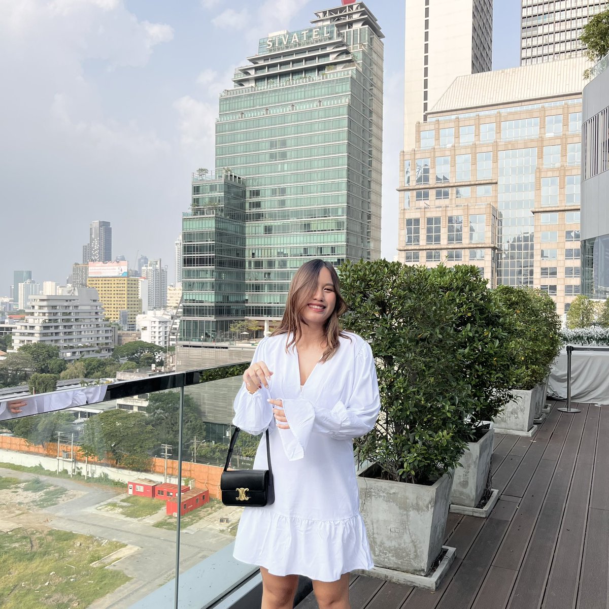 ชุดนี้คือ DM สตอรี่แตกมากกกกก พรีมาจากร้านในลาซาด้าสองร้อยกว่าบาท ชอบมากกกก เดี๋ยวแปะร้านให้ๆๆ