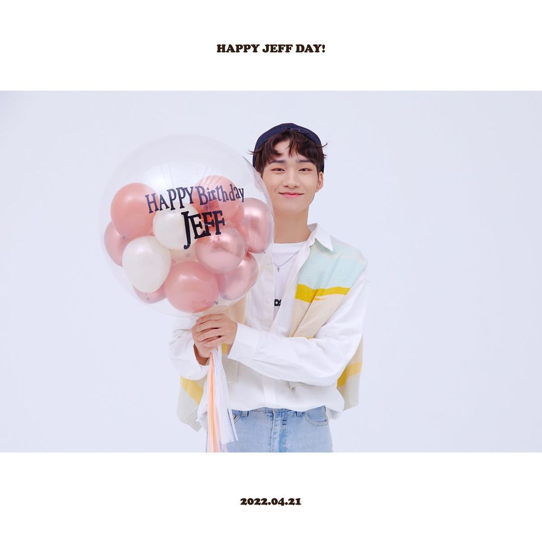 EPEXINTL's tweet photo. 220421 EPEX INSTAGRAM UPDATE

HAPPY JEFF DAY!
EPEX 제프의 생일을 축하합니다🎂🥳

#EPEX #이펙스 #JEFF #제프 #OurAdorableJaehoDay #아기늑대_재호생축 https://t.co/oEYnySx2eM
