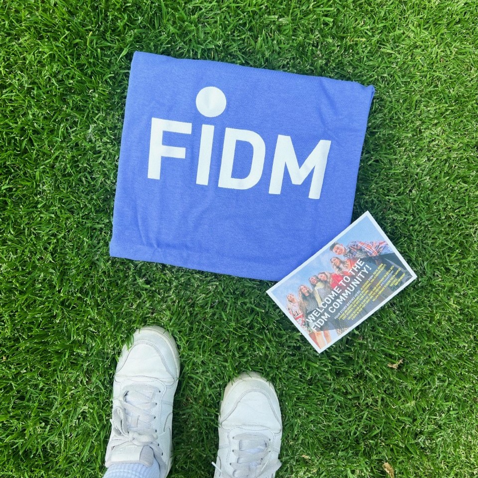 FIDM's tweet image. #NationalDecisionDay is coming up on May 1st... have you committed to the #FIDMLife? Share your commitment on social in your FIDM t-shirt and the hashtag #IChooseFIDM! 

#fidm #collegelife #collegedecisionday #collegedecision #decisionday