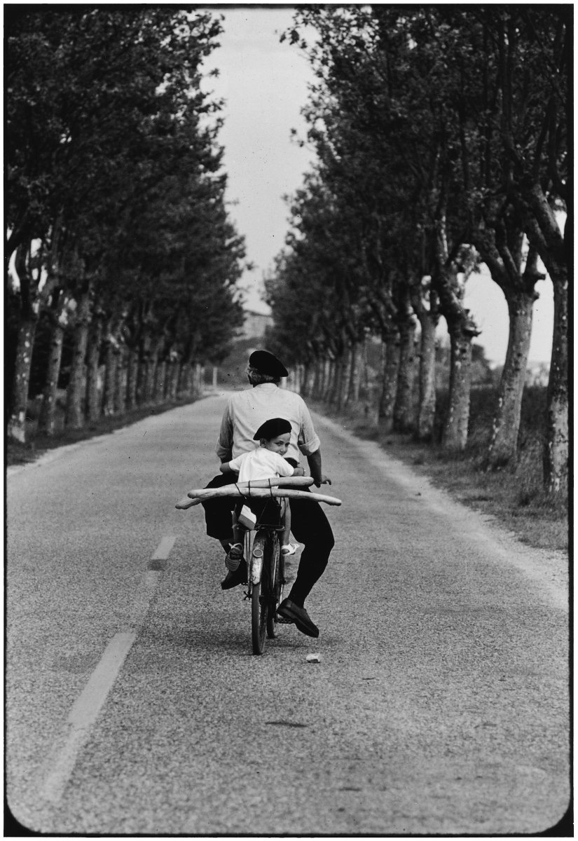 ARTEit's tweet photo. La fotografia di Elliott Erwitt in arrivo a Milano  https://t.co/6fyXEwaC3G https://t.co/Da51BM9IJd