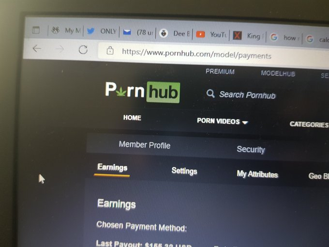 I see its 4:20 on #pornhub the only day where weed is legal in the UK but y'all American's get it all<a href="/tag/pornhub"class="tags">#pornhub</a>