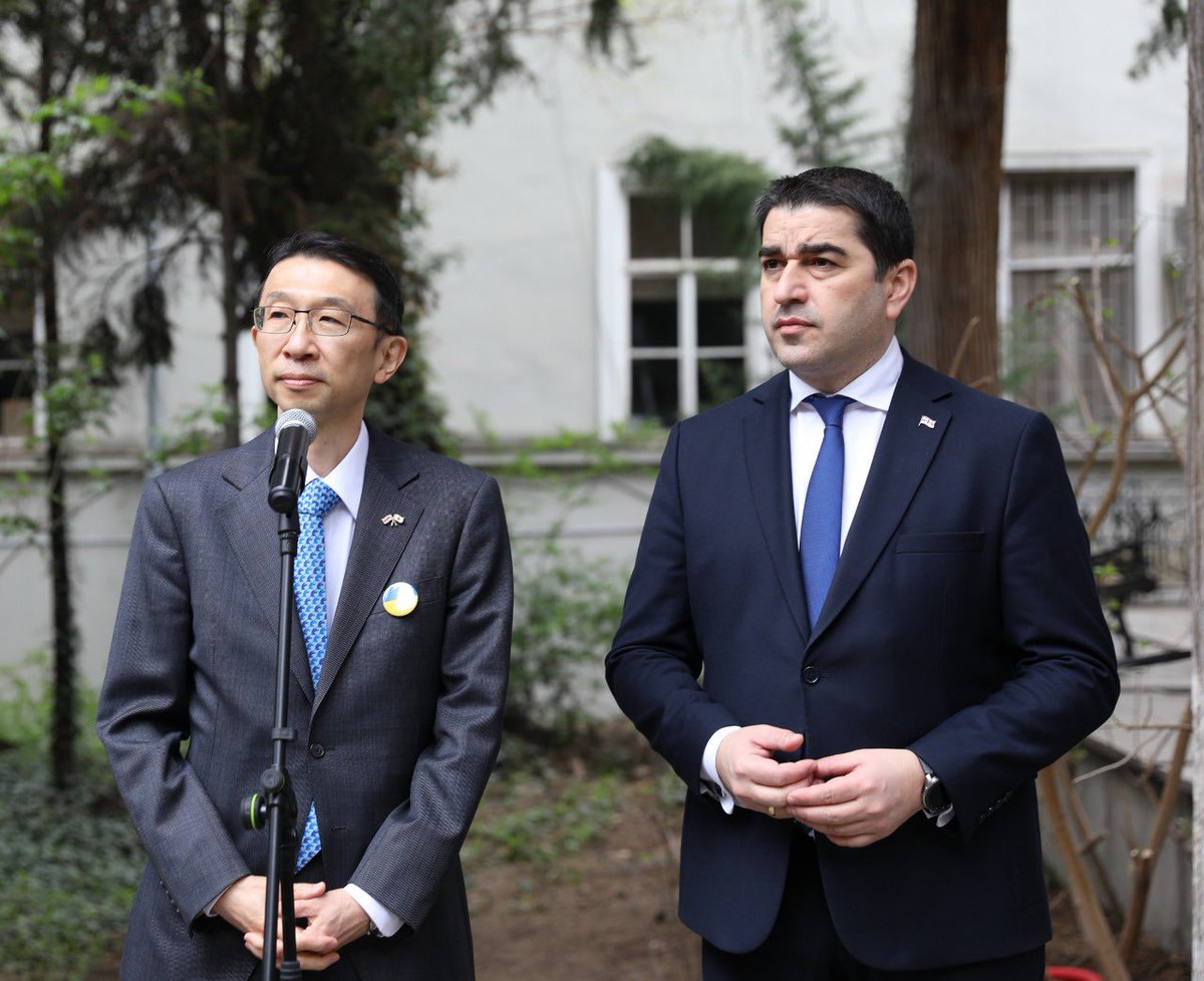 shpapuashvili's tweet photo. Planted Sakura cherry trees as a symbolic tribute to mark 30 years of diplomatic relations between #Georgia 🇬🇪 and #Japan 🇯🇵. Just as these trees blossom, we will continue our efforts of advancing our strong bilateral partnership further. @jp_amb https://t.co/J6TWizGjfE