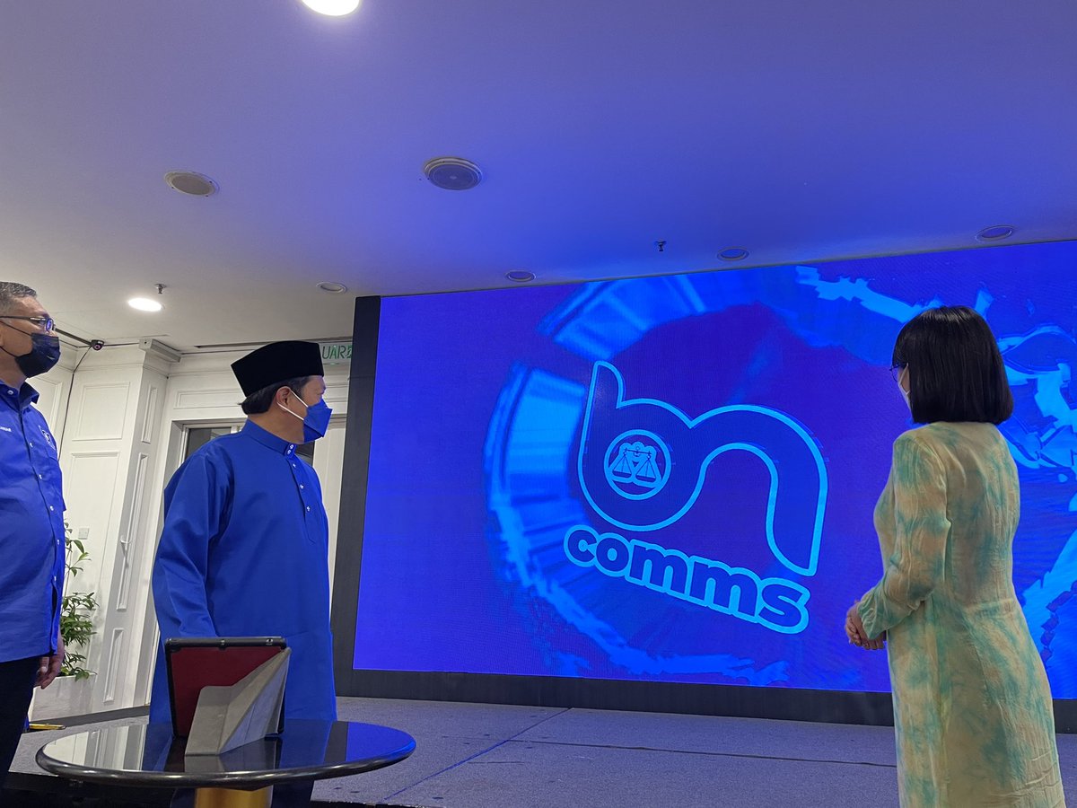 ahmadmaslan's tweet image. Hadir Program #BN Comms di Riverside #PWTC #KL ptg ini. DS Dr Shamsul Anuar Nasarah, D Nicole MCA, Thinallan MIC, Wakil Negeri2, Dazma dll urusetia &amp;amp; staf Komunikasi BN. Selamat jalankan usaha penerangan kpd #rakyat terutama melalui media sosial. Tkasih atas usaha selama ini✅⚖️