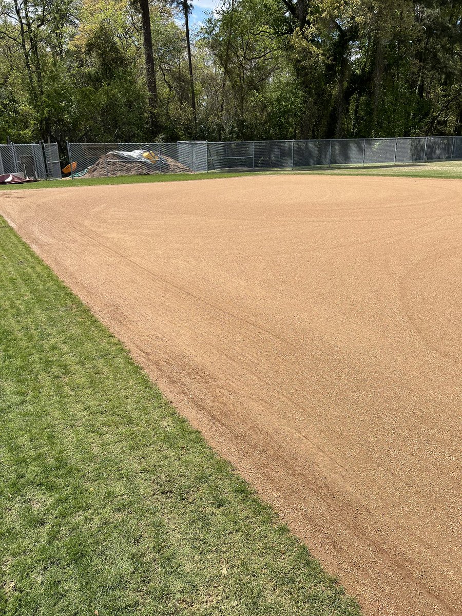 1.33” of rain and playing on it less than 24 hours later! @VSTMA <a href="/LuckEcosystems/">Luck Ecosystems</a> <a href="/TurfaceC/">Turface Grounds Crew</a> <a href="/Turfaceproducts/">Turface Athletics</a> <a href="/TDHS_CTE/">CTE at Thomas Dale High School</a>