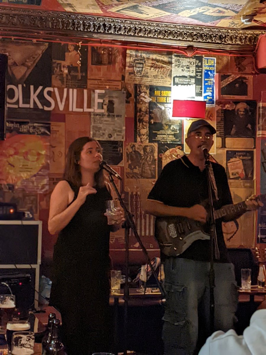 dcsfife's tweet photo. What a lovely gig last night. @stanleybrinks &amp; Freschard at the Waverley Bar Edinburgh. https://t.co/Q4pI3HA516