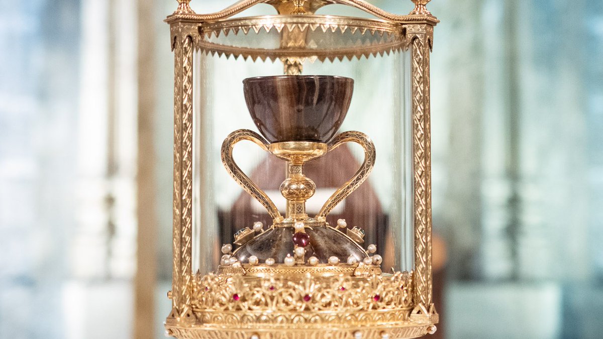 El Aula Santo Cáliz, centro de interpretación oficial en torno a la sagrada reliquia que se venera en la Catedral de Valencia <a href="/MCatedralVLC/">Catedral de Valencia</a> <a href="/AulaGrial/">Aula Santo Cáliz- Aula Grial</a> <a href="/elsantocaliz/">El SANTO CÁLIZ</a> : nueva.archivalencia.org/aula-santo-cal…