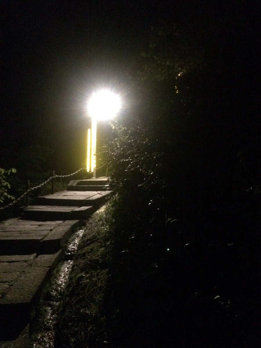 WangzaiDad's tweet photo. We saw the beautiful scene after the whole night climbing🥰🥰🥰 https://t.co/YBIk29ftNa