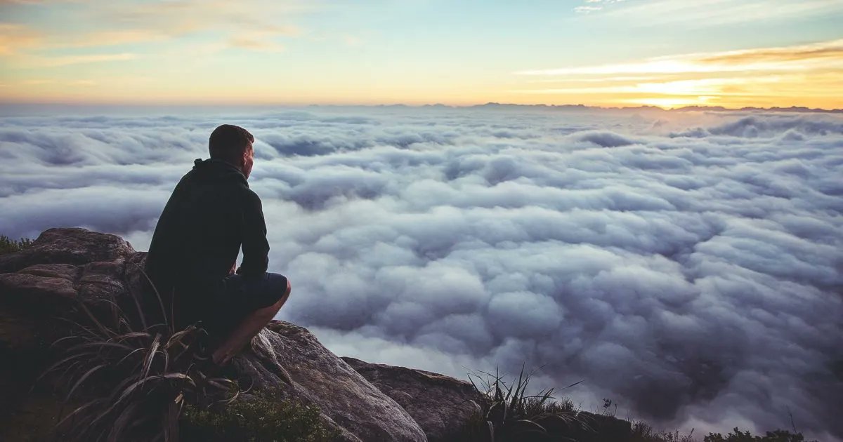 Establish a vision for the future of your life and work, then share it. When you're working for more than the weekend, you do your best work.  A vision shared by people inspires. buff.ly/3DEfEJa #shareyourvision #workingtogether