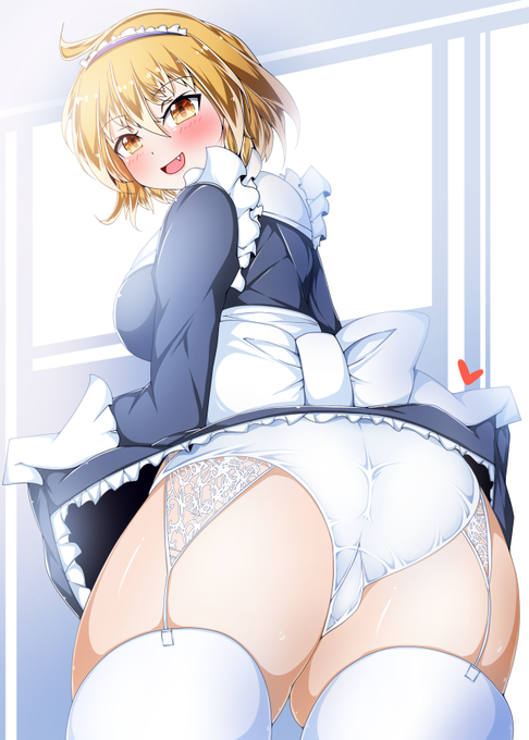 「あらー?坊ちゃんスカートの中気になってたりしますー?お見せしますよー、ほら♪(笑)」

くっ...バカにして...(ガン見 