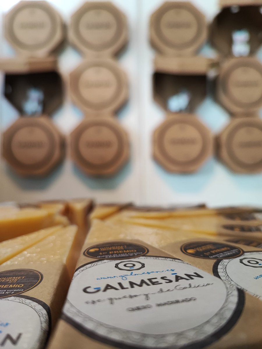 LactiumVic's tweet photo. 🧀 #Lactium agrupa #formatgeries artesanes catalanes i una convidada de fora de #Catalunya, que aquest any és @galmesan de Galicia, una formatgeria que elabora formatges de vaca de pastura. La formatgeria també serà protagonista d’un dels tasts guiats de la mostra  #Vic #Osona https://t.co/Er5ujdRTJn