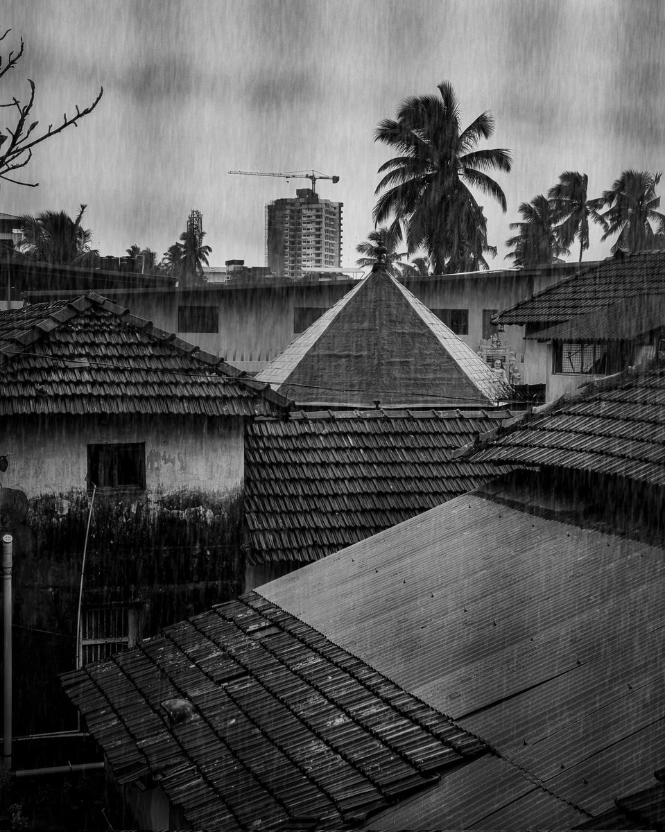 ramdasspai's tweet photo. @pacon76studio Gm Paschalis. Have a great day.
Past and the present in a single frame.
In a matter of time, even these vintage architecture will be taken down by sky-scrappers😔. 
https://t.co/wP9c2r0CcM https://t.co/157CNmSYIz