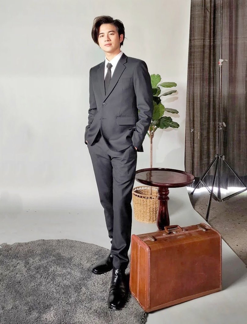 PlansAlways's tweet photo. 220420 | iplann ig post 
Handsome Rathavit 🛐💚

#คนของแปลน
#PlanRathavit https://t.co/Lsr84UDAiw