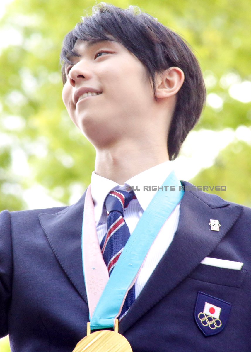daisychain_ph's tweet photo. 羽生さんをあおりで撮ったのはこれまでにこの時だけだろう…😇

#figph #平昌五輪優勝パレード https://t.co/TPNQXBykXi