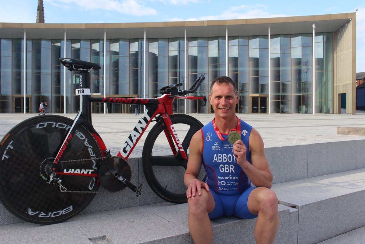 Huge congratulations to Steve Abbott, who works in @UCLAN_STFSC, as he’s been crowned English Duathlon Champion 2022 for his age group 🎉
ow.ly/1fSl50INlXN