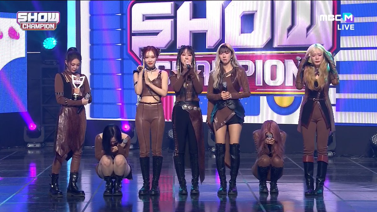 CyF9G's tweet photo. Congratulations to @hf_dreamcatcher for their first ever music show win today on @showchampion1!!! I cannot even begin to describe how happy I am for those amazing 7 girls who worked so hard to get to this point! You deserve it!!! 🏆#DREAMCATCHER1STWIN https://t.co/wimqTRMC0g