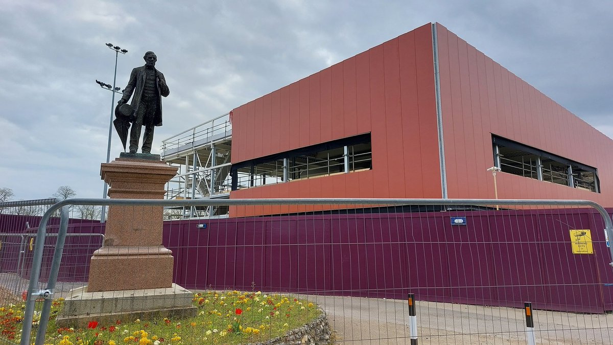 Take a look at the latest images from Palmer Park – the new community pool building is really taking shape!

<a href="/Better_Reading/">Better Reading</a>  <a href="/PellikaanConstr/">Pellikaan UK</a> #NewLeisureRDG #rdguk #rdg