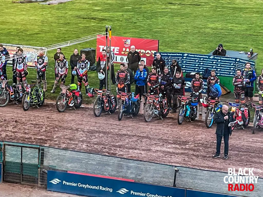 WeAreBCR's tweet photo. After the untimely death of Nigel Pearson at the weekend, Wolverhampton and Belle Vue speedway riders and staff paid tribute at Momore Green this week with a minute of applause in remembrance of a legend of the sport 🏍 👏🏼
#RIPNigelPearson https://t.co/QRmrIgRRE3