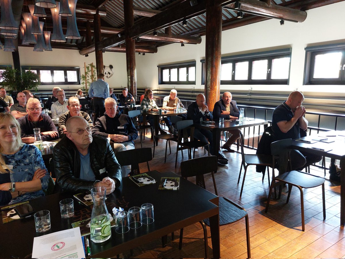 PlatformPlan's tweet image. Niet alleen een mooie locatie voor de ALV in Ouwehands Dierenpark, ook een prima opkomst.