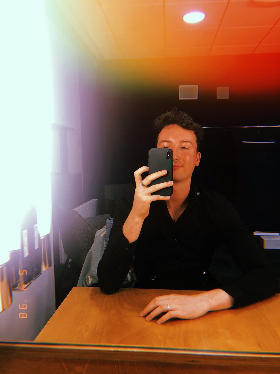 Conducting both shows today at <a href="/ChicagoOnStage/">Chicago The Musical</a>  🎶