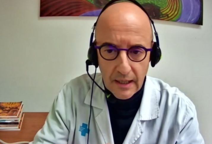 hgermanstrias's tweet photo. 💬La virulència de casos és menor i és raonable que es vagi tornant poc a poc a la normalitat amb precaució en persones vulnerables

🎤@pjcardona14, cap de microbiologia, sobre la retirada de les mascaretes en espais interiors

▶️https://t.co/5jDixWRNdA al @BadalonaMati 📻 https://t.co/jFpt6rfT8t