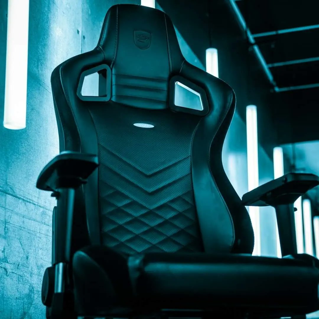Grattis Adnan till <a href="/noblechairs/">noblechairs</a> epic black/red Gamingstol 👏

#gameffect #halmstad #coins #noblechairs #gamingstol 💙