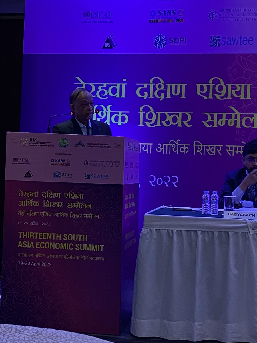 GaurPankhuri's tweet photo. Prof. @SKMohanty2018 highlighted on the positive narration of #SouthAsia and the need to leverage the low hanging sectors in intra-regional trade in #SouthAsia
#13SAES #southasiaeconomicsummit @Sachin_Chat @RIS_NewDelhi https://t.co/MgDqC1EOiz