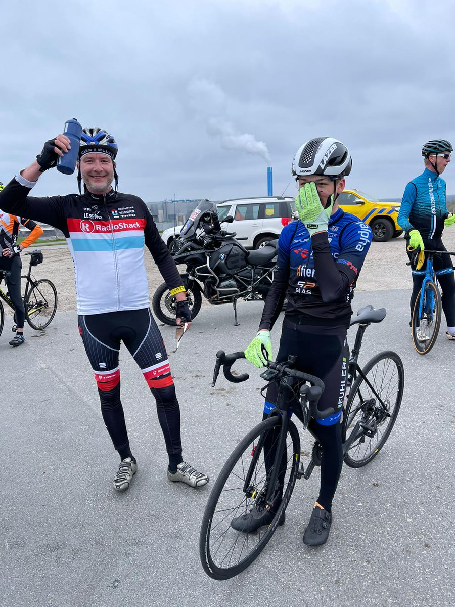 Tour du Harwig 🚲
Afgelopen vrijdag heeft Harwig samen met Jansen Event-Sportmanagement een fietsclinic georganiseerd. Onder de leiding van @gertjakobs64, werd met vol enthousiasme de Col du Vam beklommen. In de link is een kleine sfeerimpressie te vinden. youtu.be/yOFAmZNX_xo