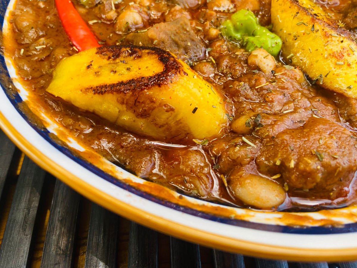 MaisonAhoe's tweet photo. We are back avec un menu aussi alléchant que d'habitude 😋   

Les déjeuners reprennent à la maison d'Ahoé et ça commence dès aujourd'hui avec notre Haricot à la Banane Plantain et son bœuf tendre 🤤   

#TgTwittos https://t.co/dlqX8le5l3