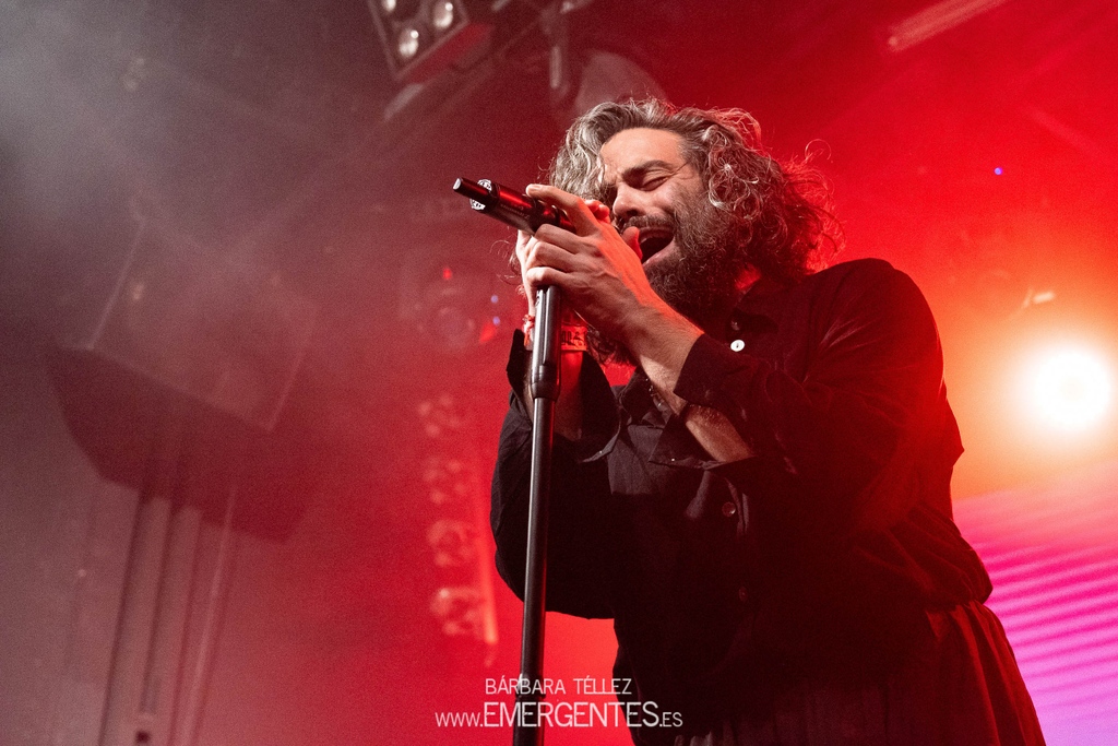 Despedida de <a href="/losbeluga/">Beluga</a>. No podíamos esperar menos de una noche como ésta. Fue energética, apasionada y agridulce. Va a pesar la ausencia de Beluga, pero las cosas buenas hay que cerrarlas y celebrarlas como merecen. Gracias por tantas noches de magia

emergentes.es/beluga-cool/