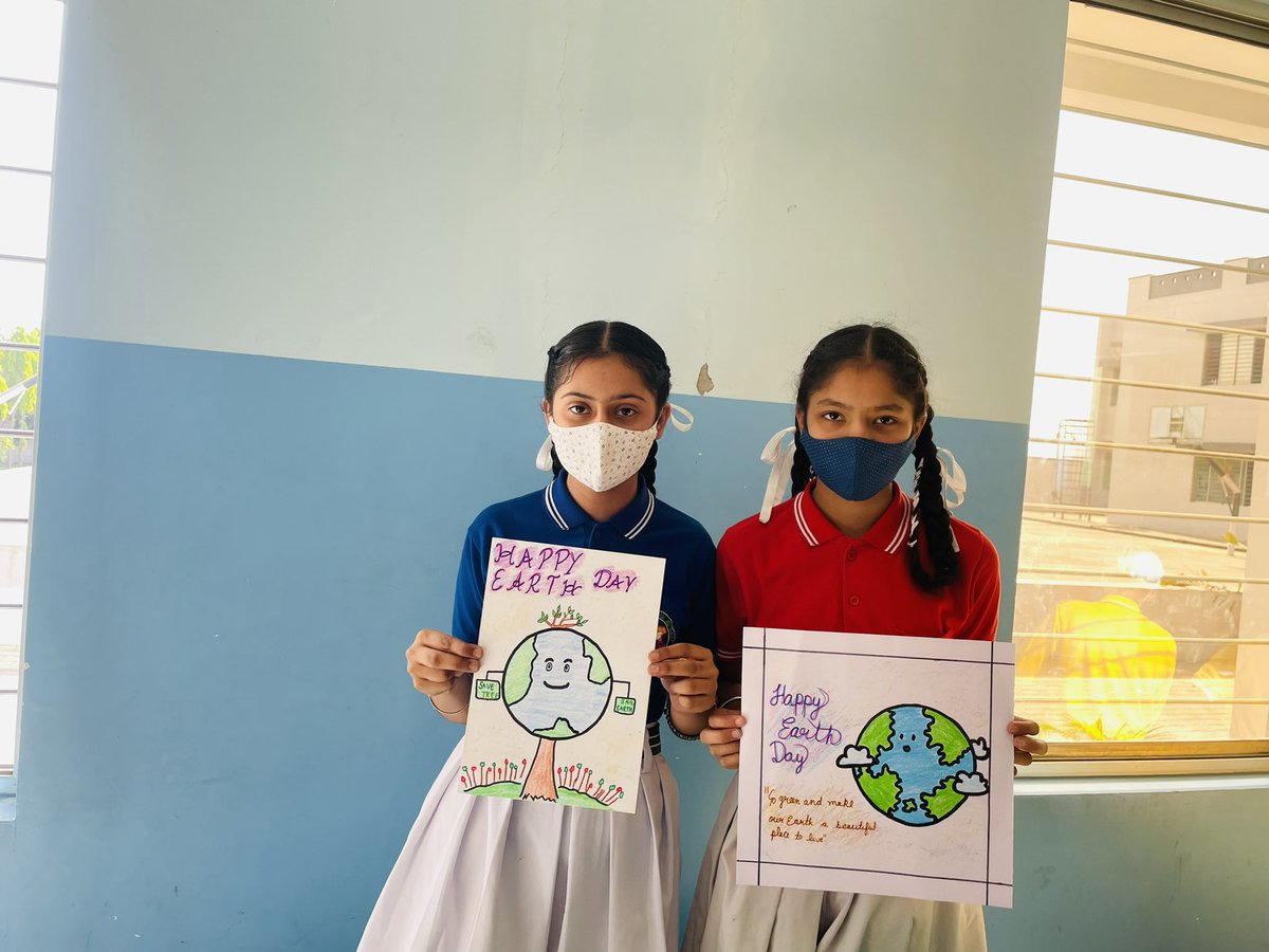 “The earth is what we all have in common.” 
#classactivity #postermaking on the theme #EarthDay2022 🌏linked with #SDG15 Life on Land 
<a href="/RiseUp4SDGs/">SDG's : The Rising</a> <a href="/Prabhjo19339226/">Prabhjot gill</a> <a href="/STSWSRAJGOMAL/">S.T.S. World School (Official)</a> <a href="/cbseindia29/">CBSE HQ</a>