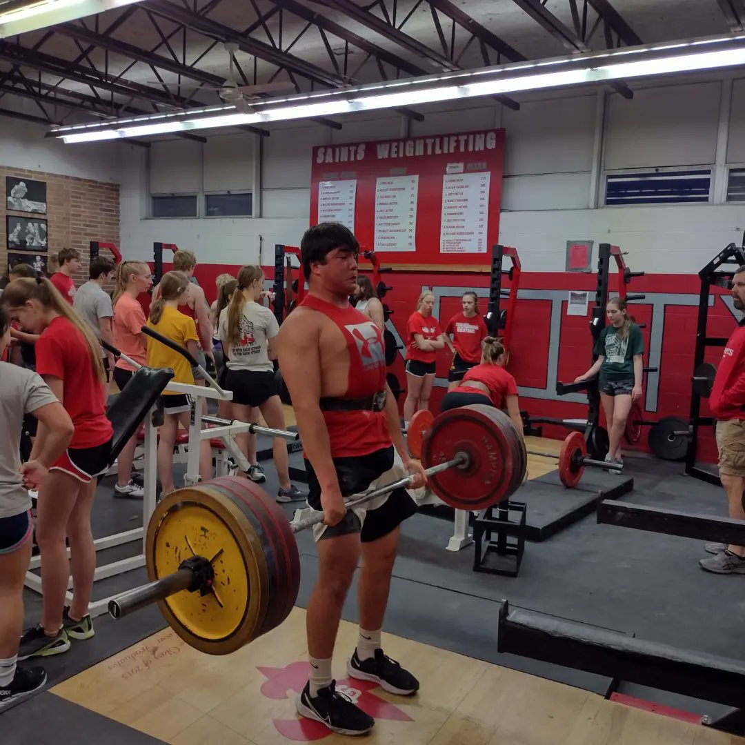 11 PM: Getting back to the school after a long, cold track meet.

6 AM: Weight room is full.

Sleep is important. So is showing up when you don't feel like it.

We like sleep, but we like winning more. 

#culture #tradition #strengthandconditioning #weightroom #deadlift #lift