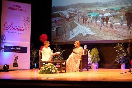 SaniaAAnsari's tweet photo. It was an honour & privilege to receive the “Simply Woman” Harmony award in Castiglion Fiorentino, Italy.
#SaniaAAnsari #AnsariGroup #PSD2021 #simplywoman #ihrchq #AnsariFoundation #peacebysaniaansari #UAE #Humanitarian #Whoswho
https://t.co/GObtbGc6SH
https://t.co/a8qdtB1Vn8 https://t.co/UQSxlCRpc2