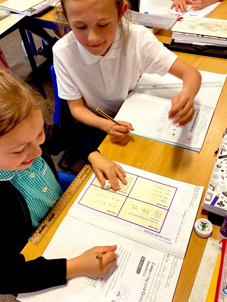 LuntsHeathY4's tweet photo. @LuntsHeathSch Year 4 Comparing and Ordering Decimal Numbers using dice! 🎲 #Maths #Collaboration #Team4L https://t.co/mrV3u4l6lx