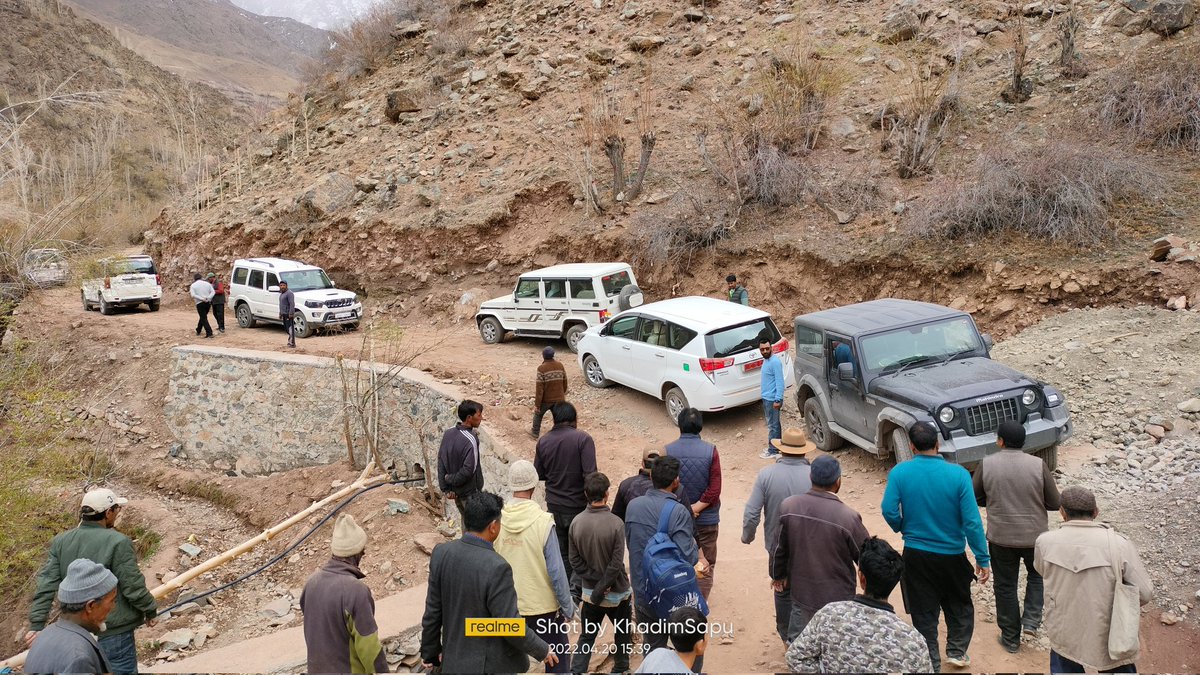 KhadimSapu786's tweet photo. So finally #CEC #Kargil, hon'ble #councillor, #SuperintendentEngineer #RnB div, #Aee, JE @DIPR_Kargil visited our village 2 analyse ground reality of issues v had highlighted via SM, v hope const work vl soon restart 2 connect whole Choskore by any means incase dispute rise again https://t.co/u2nrgcgGTU