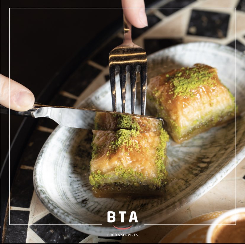by_BTA's tweet photo. Uçuş öncesi meşhur Türk baklavaya ne dersiniz...🤎

How about the famous Turkish baklava before the flight...🤎

#BTAWorld #Havalimanı #Airport https://t.co/fLntdKjZWb